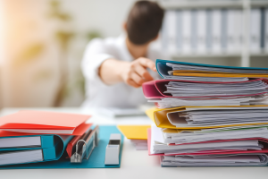Ranger les Papiers Administratifs : 7 Méthodes Efficaces pour un Classement Parfait
