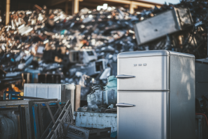 Combien Vaut un Frigo à la Ferraille : Prix Rachat chez les Ferrailleurs